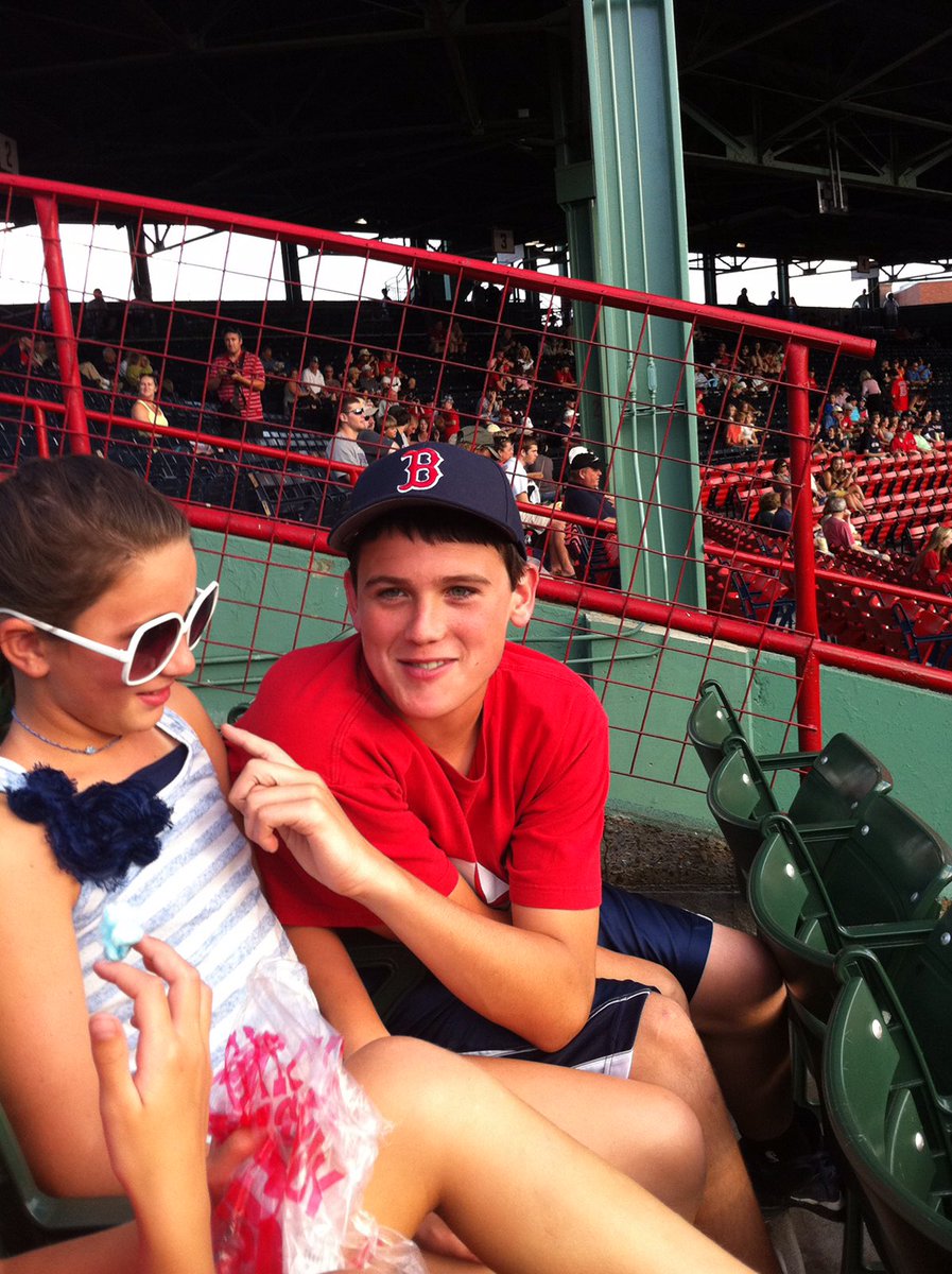 annareedy's tweet photo. happy national sibling day #wewereallfat #especiallyjohn https://t.co/UnPqU2AuQy