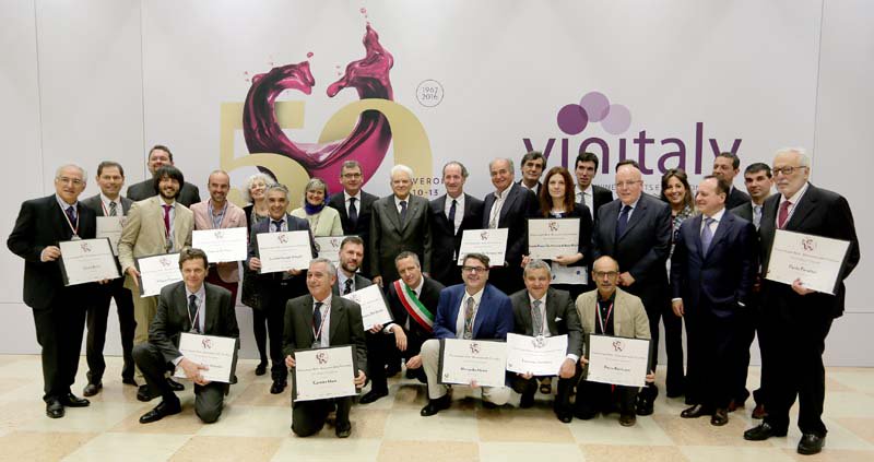 MTVinoPuglia's tweet photo. congratulazioni a gianfelice #dalfonsodelsordo Benemerito della #Vitivinicoltura Italiana #premio #angelobetti https://t.co/K3lvjdw3M2
