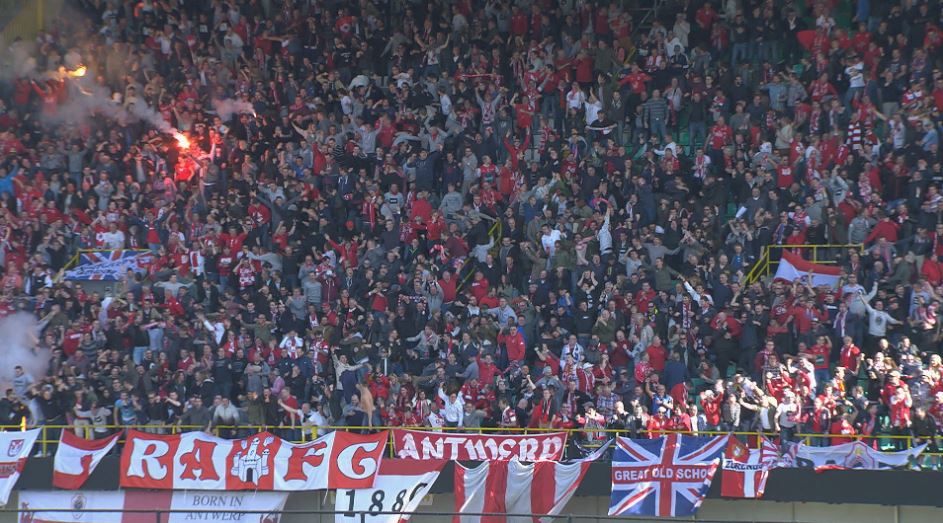 De 6000 <a href="/official_rafc/">Royal Antwerp FC</a>-gaan uit het dak.Cornet kopt de 2-2 tegen <a href="/cercleofficial/">Cercle Brugge</a> binnen. Antwerp blijft op kop in 2e