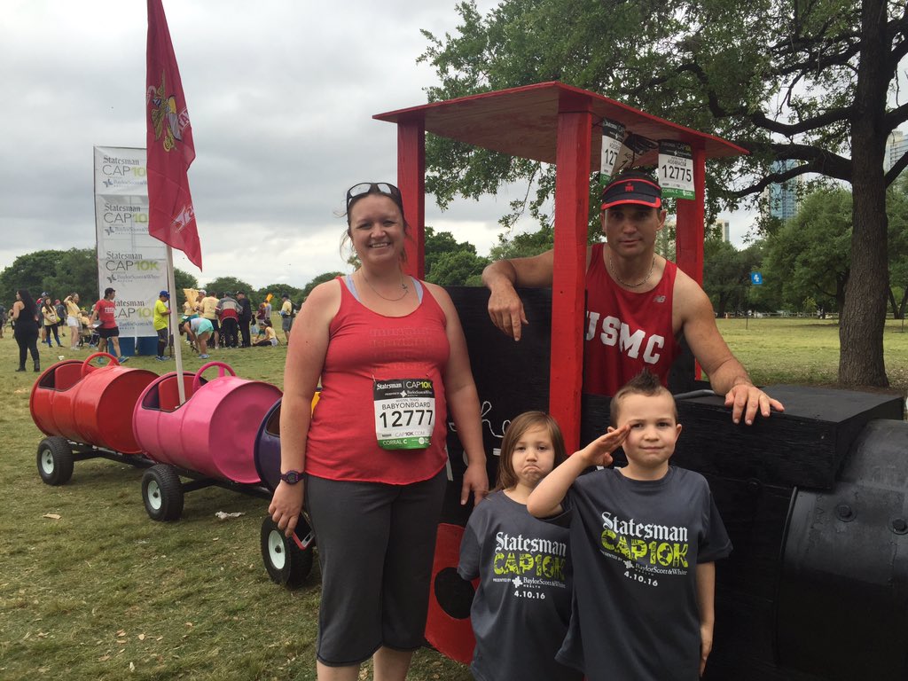 catrcardenas's tweet image. It's the Eastland family's 6th #cap10k #capcostumes #reportingUT