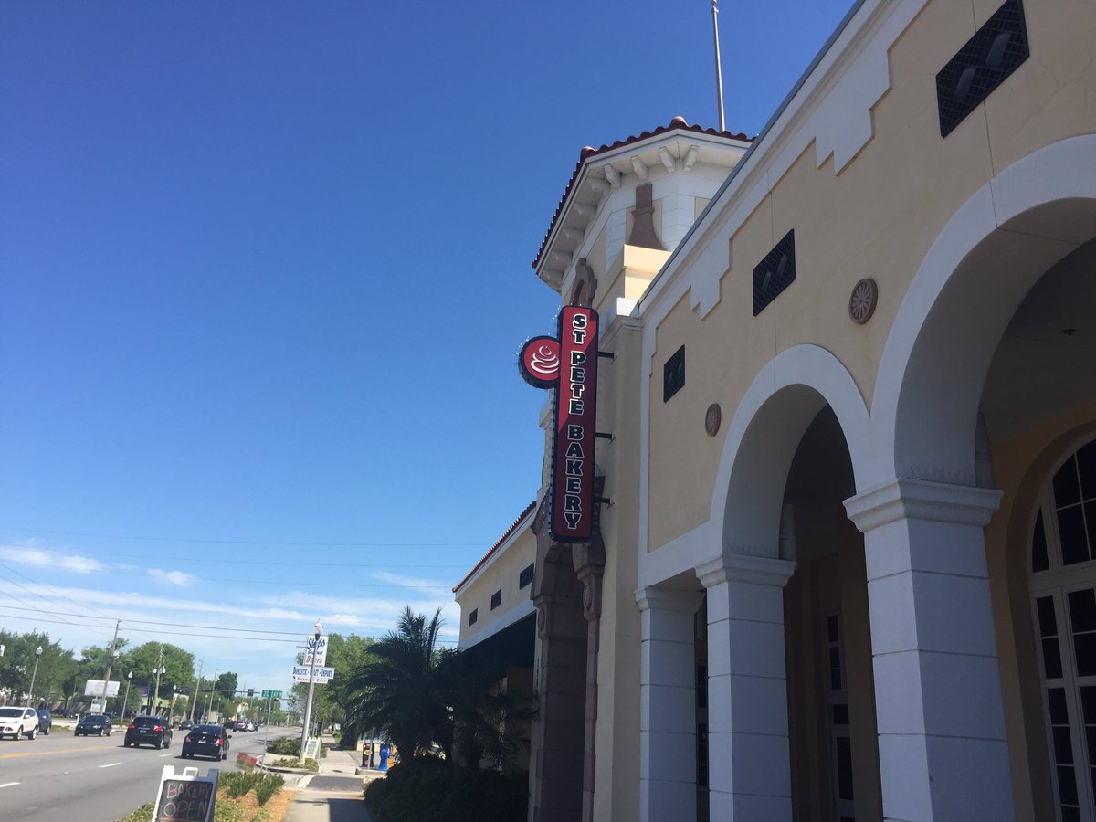 St.PeteBakery pastry chef Michael Ostrander teaching classes.Good place to get desserts&amp;more.Next to Sunken Gardens.