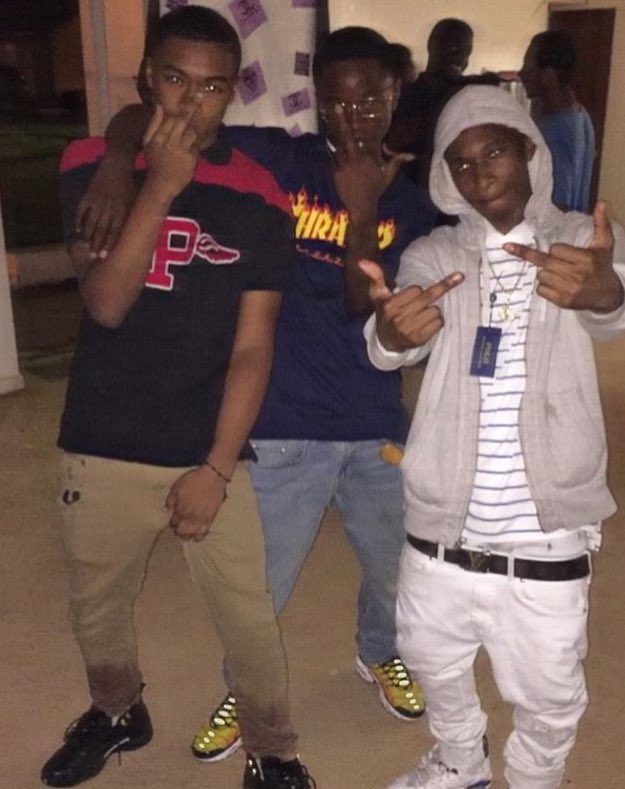 40purp's tweet photo. Flyest nigggas at the White House last night 💯💯on p's https://t.co/QrbvsmLZxP