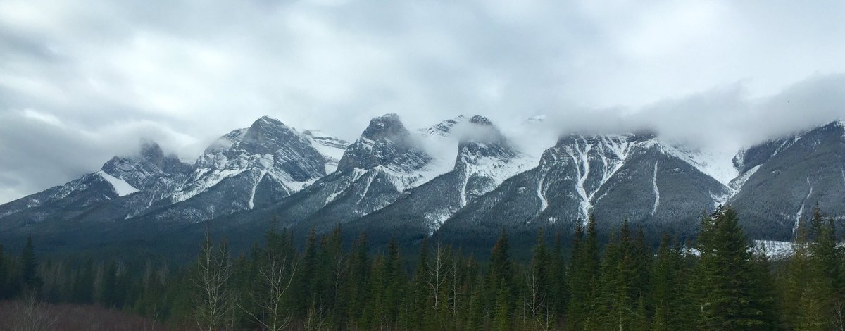 BrentToderian's tweet photo. If the #landscape between #Banff &amp; #Calgary doesn't take your breath away, I fear you don't have a pulse. #Heaven https://t.co/AV8WE1yAIP