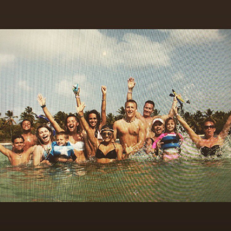 kimberleanna12's tweet photo. #nationalsiblingsday #pluslevi https://t.co/H7bqgEnWFG