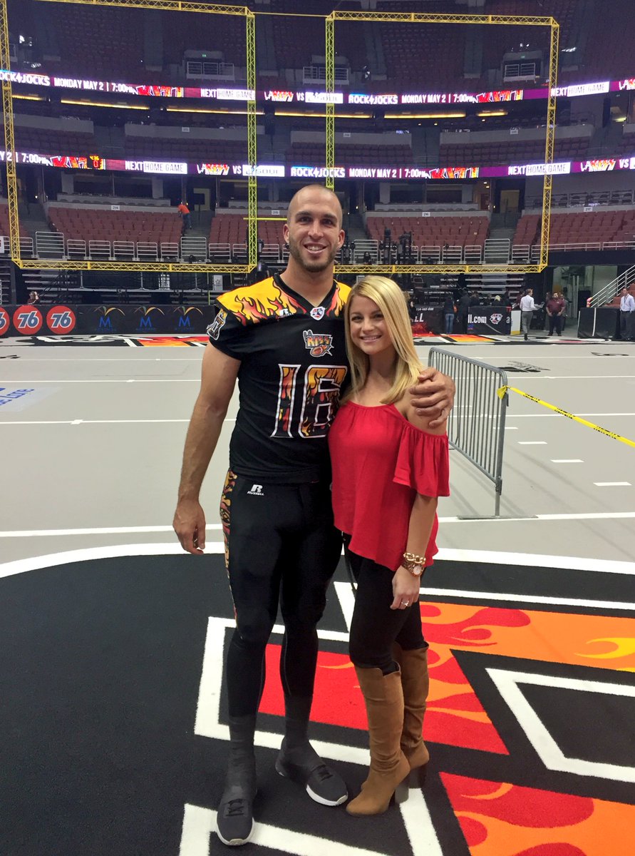 taylorekman's tweet image. #LAKiss 🔥🔥