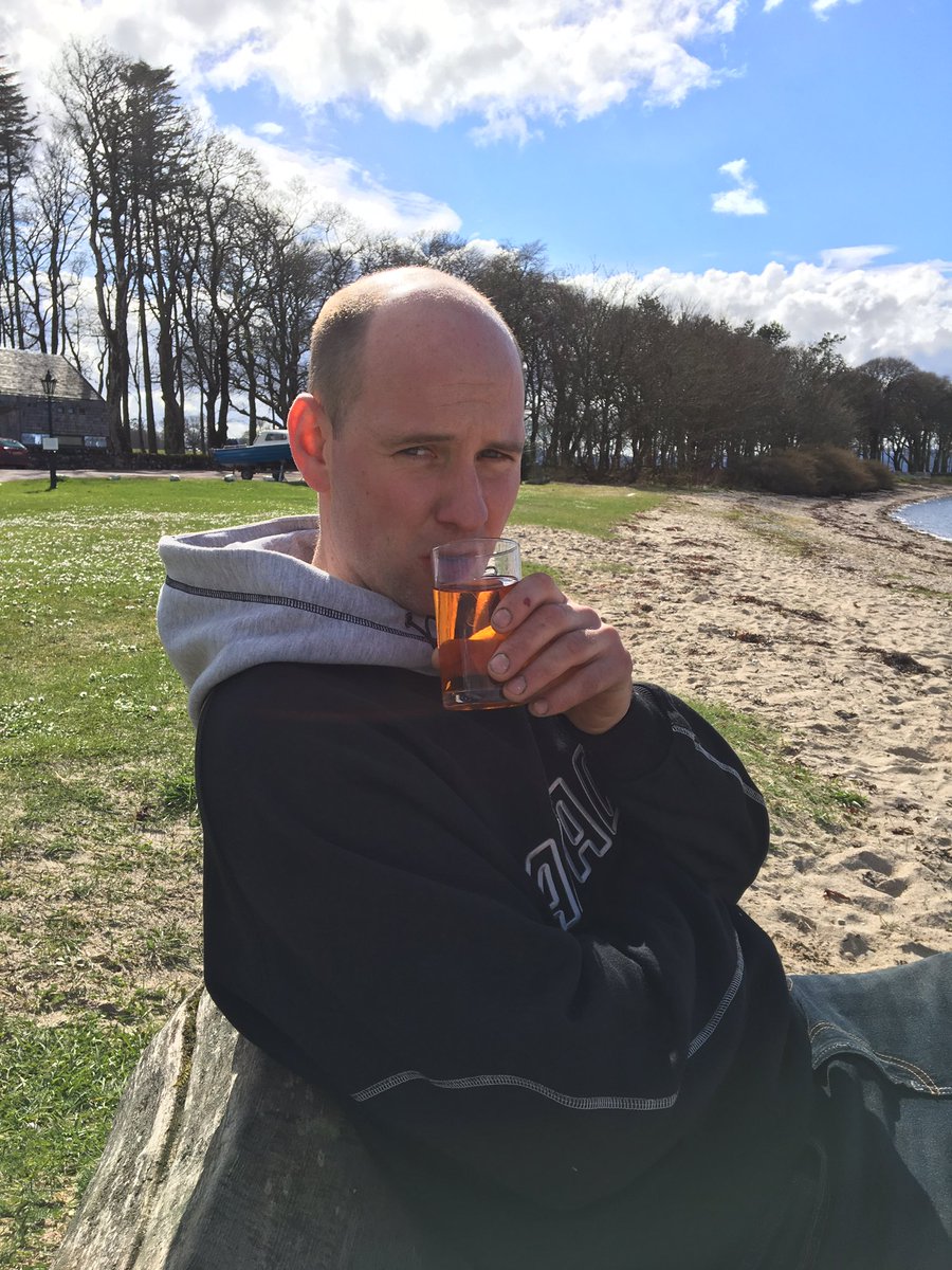 HeatherMunroxox's tweet photo. Lovely walk to @_Oystercatcher yesterday with Rob and Luna.. Gorgeous day, Luna loved having the run of the beach!x https://t.co/HShcbEmH0Q