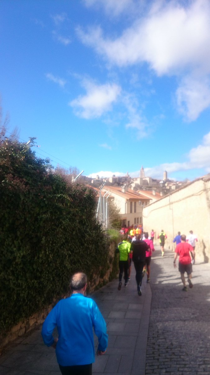cesar_sainz's tweet photo. Acabada media Segovia el año que viene todo @LosForrestRun y @MariaVelascoAnd https://t.co/3GnaU1pCKD