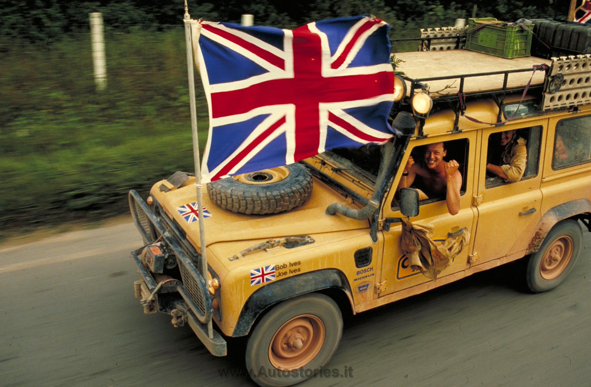 LandRoverFanClb's tweet photo. Camel Trophy 1989 - Winners: Bob &amp; Joe Ives. Amazonas.1.700 kms from Alta Floresta to Manaus. https://t.co/Iuz75aVwyr