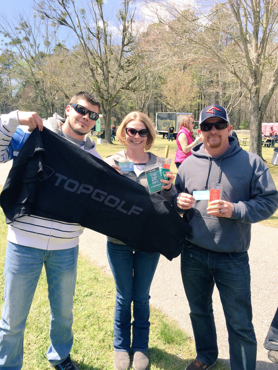 topgolfvabeach's tweet photo. These guys won big at the Topgolf tent! #TGSWAG #crushfest https://t.co/GTR30FtsAu