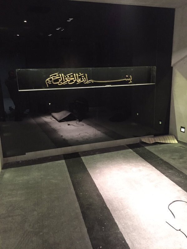 #Beşiktaş Vodafone Arena'nın her tribününde mescit var. Tesbihler de "siyah beyaz" olmuş • Teşekkürler Fikret Orman