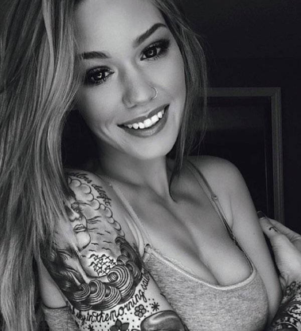 FabulousTattoos's tweet photo. Babe https://t.co/oMh8yctHlS