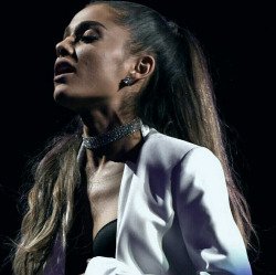 PacksOriginals's tweet photo. Pack ariana grande+randomCreditos se usarRt se salvarFav se gostar https://t.co/igqD44IbTS