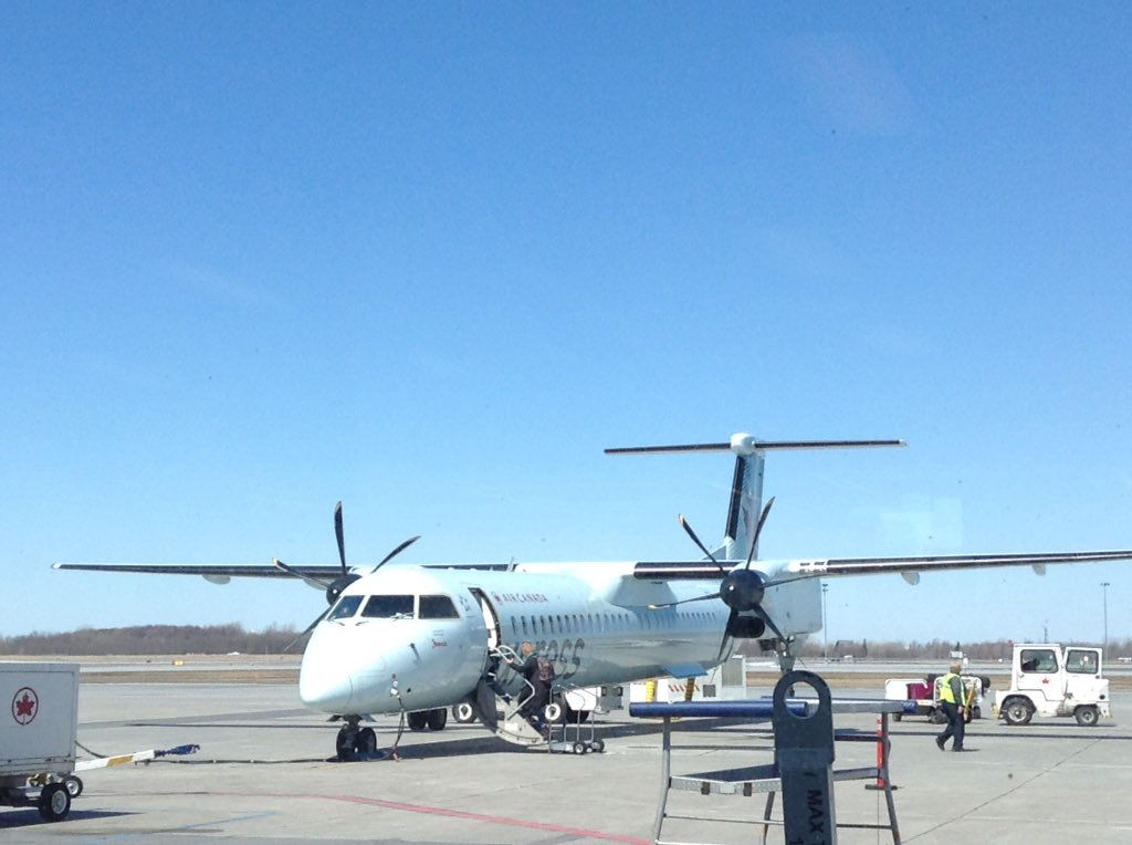 _admoon's tweet photo. #AAAL2016 flight no. 5 this weekend. Back #InTheField tomorrow. What a whirlwind! #GradSchoolMom #LLEDers https://t.co/u2KiLXhQ6r