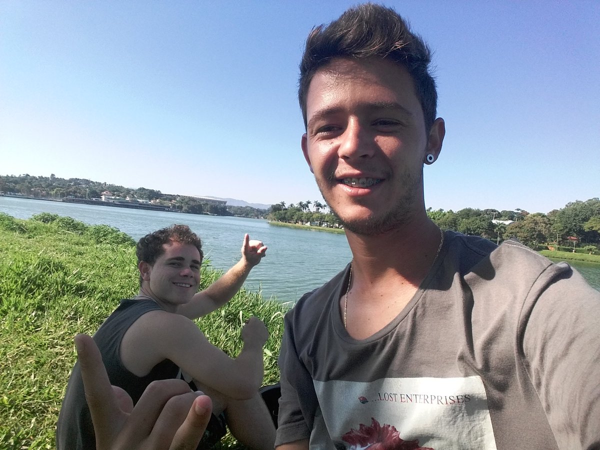 Luuizin_1993's tweet photo. Amigo é amigo fdp é fdp!  @Renato50lopes https://t.co/Vin4XrULEs
