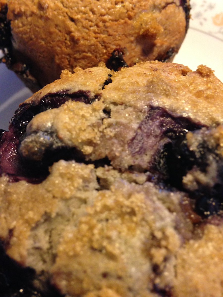 kdicara's tweet photo. Made the famous #jordanmarshblueberrymuffins used brown sugar ran out of white #veryfilling #yummy #nottooshabby https://t.co/BhXYDC9vHV