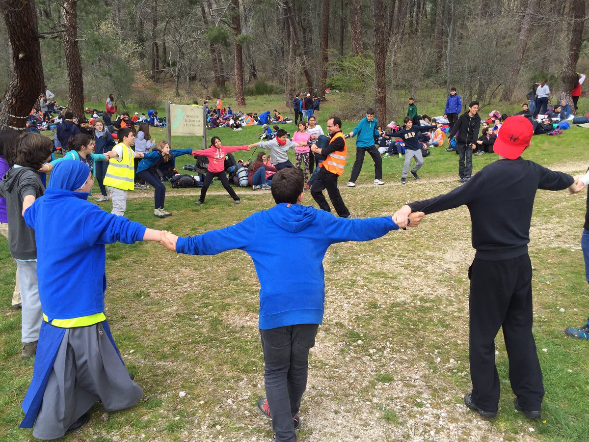 NtraSraPino's tweet photo. Alegres juegos en la #Lorenzada @archimadrid @DelejuMadrid @alfayomegasem https://t.co/1qXYlF9vPB