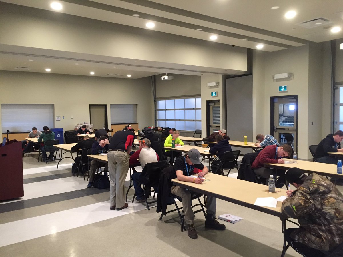 24 <a href="/NBHOA/">NBHOA</a> Officials attending the 2 day Provincial Level 3 Development Seminar in Fredericton. <a href="/HockeyNB/">Monad ⨀</a> #Officials