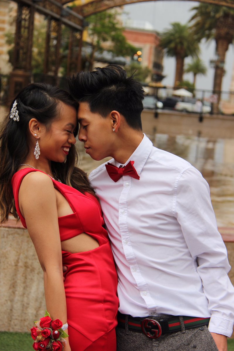 Abcdefgerilyn's tweet photo. 🌹❤️ The usual #timolyn shots in the rain for prom #xTJGR 🌹❤️ https://t.co/tAyU3oY31V