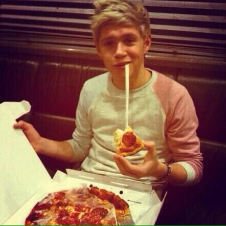 Rin_Horan_15's tweet photo. 今年こそは絶対成功させる ！
Niallの誕生日までに913RT目指します！
#OneDirection好きな人Rt 
#海外好きな人RT 
#RTしたDirさん全員フォローする 
#1D好きな人RT https://t.co/9ns0z6zYUL