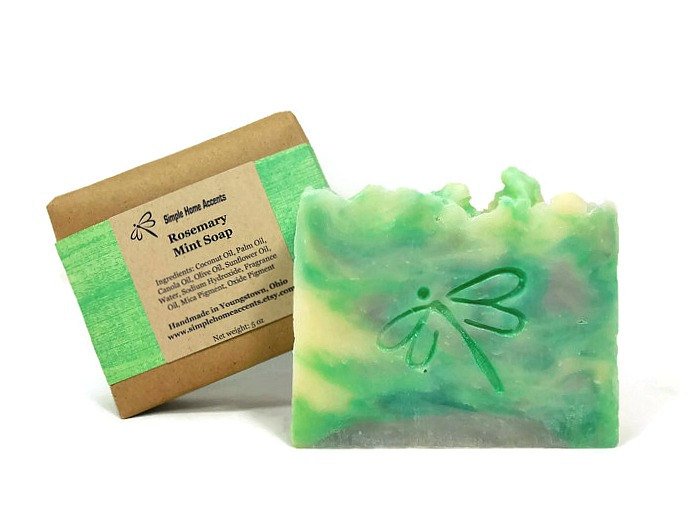 jasnyder78's tweet image. Rosemary Mint Soap, Handmade Soap, Vegan Soap, Gift under 10 etsy.com/listing/286609… #etsymntt #RefreshingSoap