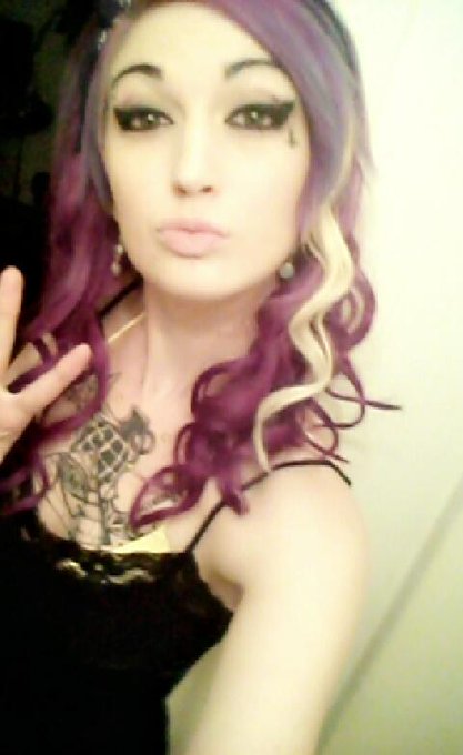 Time for a hair touch up. #Rain https://t.co/r6iRjqgwNo<a href="/tag/rain"class="tags">#Rain</a>