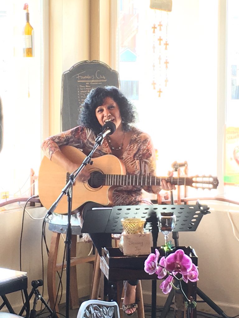 Robin Bogue tweet media