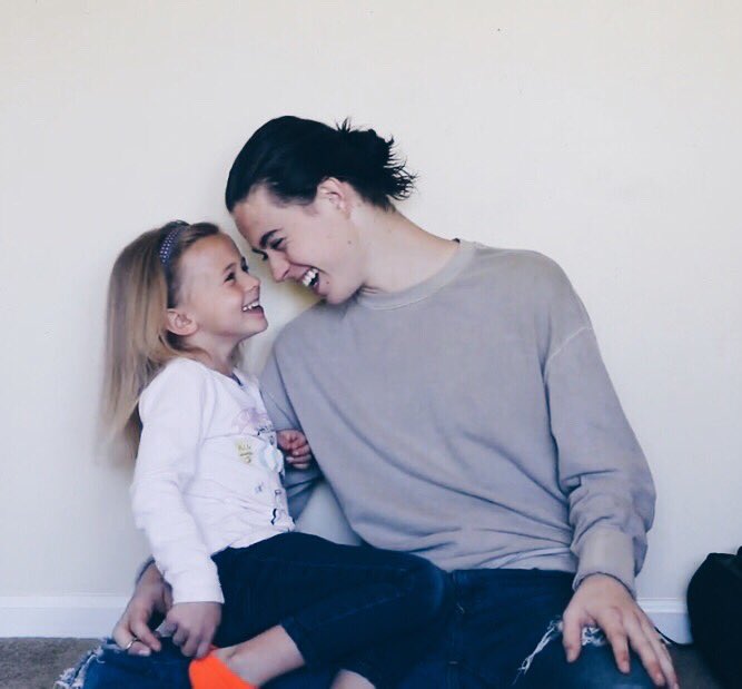 This makes me so happy I want to hit my head against the wall - youtu.be/LAkE_u_zwe0 #NashsNewVideo