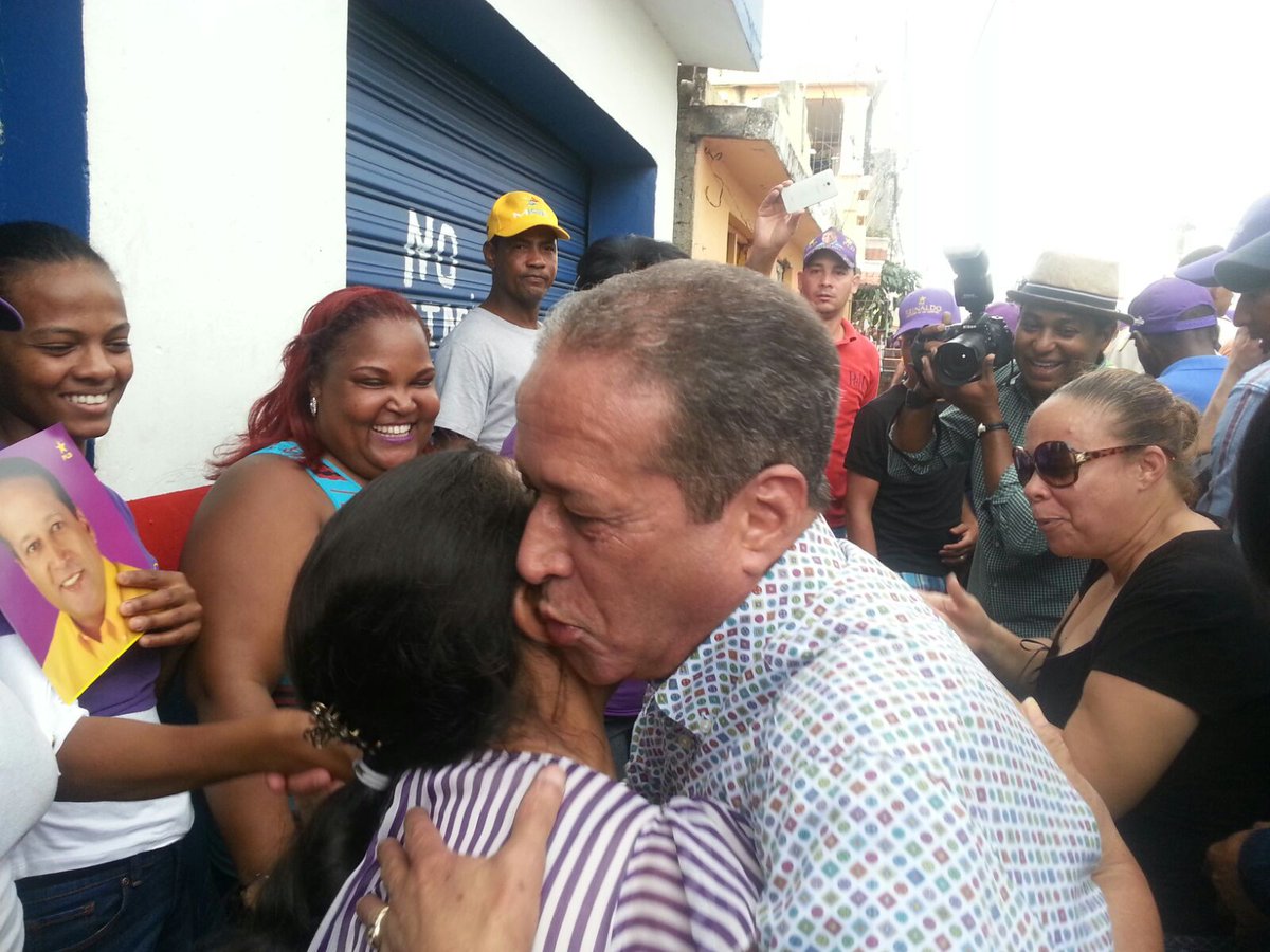 JosLpez20's tweet photo. Histórico mano a mano #CapotilloConReinaldo @RPSenador @RPJuventud @Elias_Cornelio @ElvinCastillo @luito_desangles https://t.co/yCVWi5zsZZ
