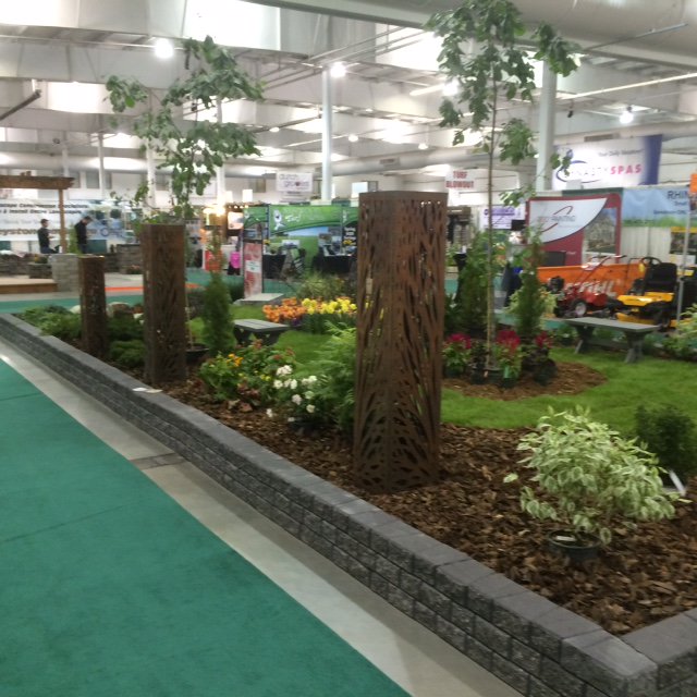 SiteOneCanada's tweet photo. @LesMennie great booth! @GardenscapeShow #Gardenscapes #featuregarden https://t.co/o1RecLdufi