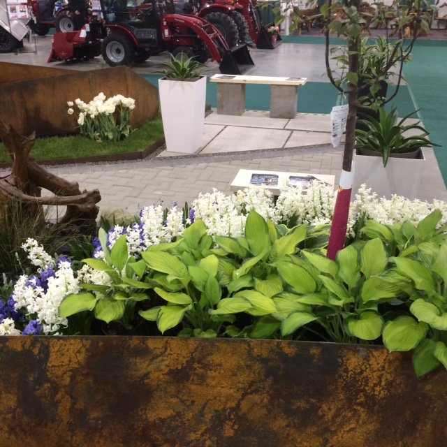 SiteOneCanada's tweet photo. @LesMennie great booth! @GardenscapeShow #Gardenscapes #featuregarden https://t.co/o1RecLdufi