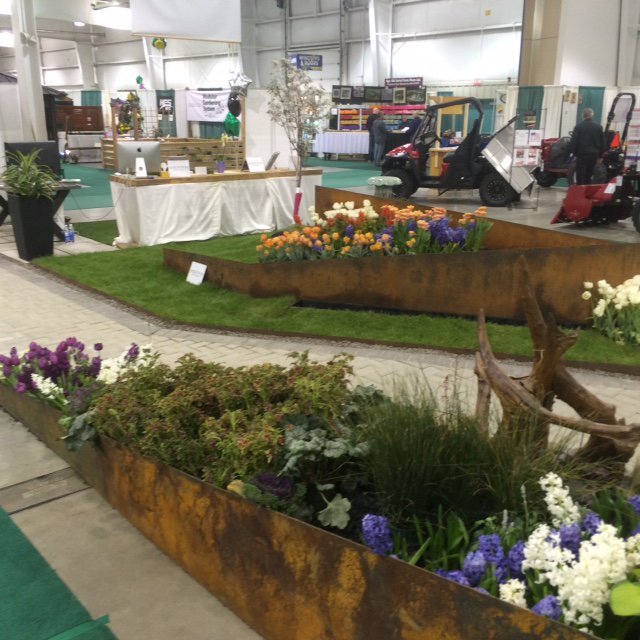 SiteOneCanada's tweet photo. @LesMennie great booth! @GardenscapeShow #Gardenscapes #featuregarden https://t.co/o1RecLdufi