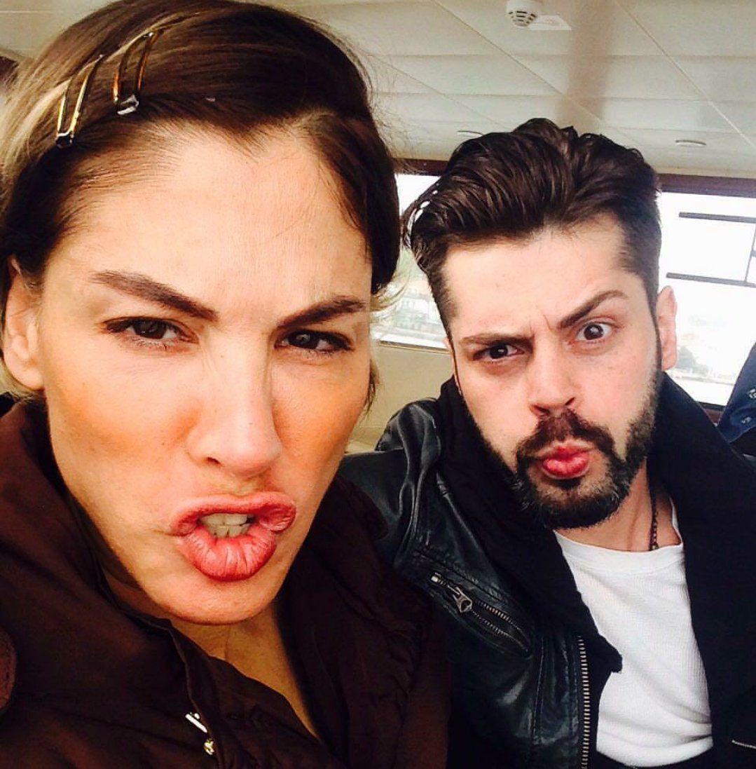 RezyasNur's tweet photo. RezYas BeyazShowda @ayozegemen @RezanDenizmen @beyazshow süper olsun https://t.co/dxmRDjKHiF
