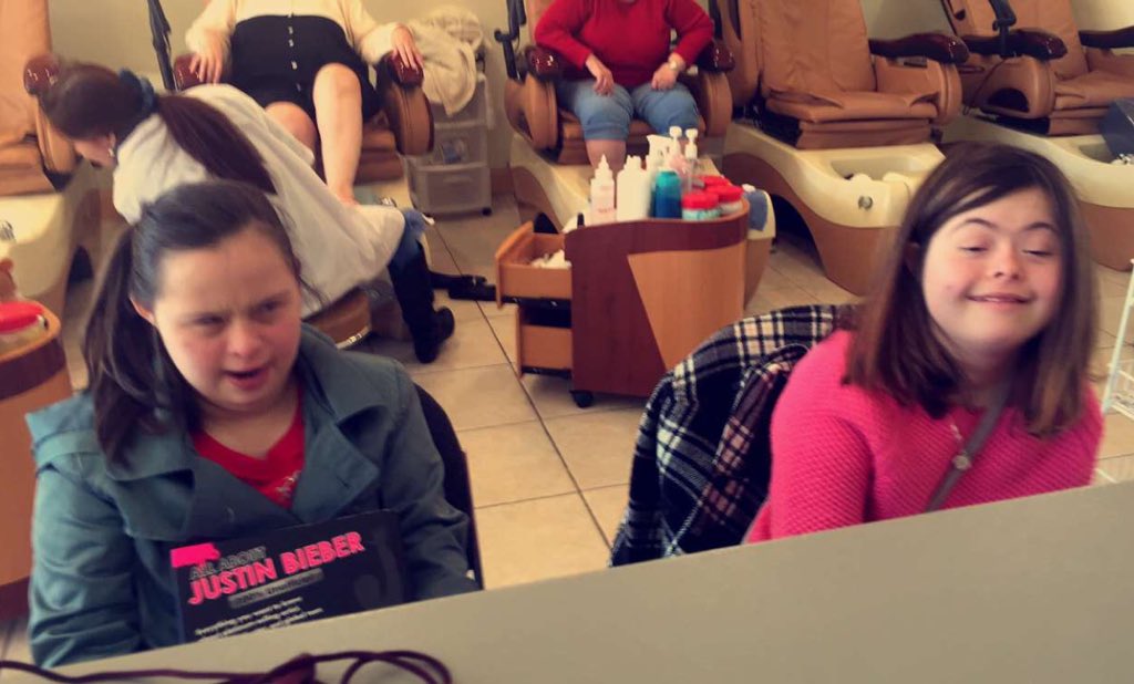 bahsbb's tweet photo. Spa Day ft. Sweet Frog https://t.co/Ci0cI6bL1m