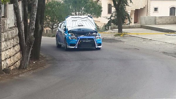 LBCISports's tweet photo. بالفيديو....ماذا حصل مع السائق إيدي أبو كرم في رالي الربيع؟ https://t.co/pBK7zZvWVv
#SpingRally #LRC2016 https://t.co/dCV5G4TkQk