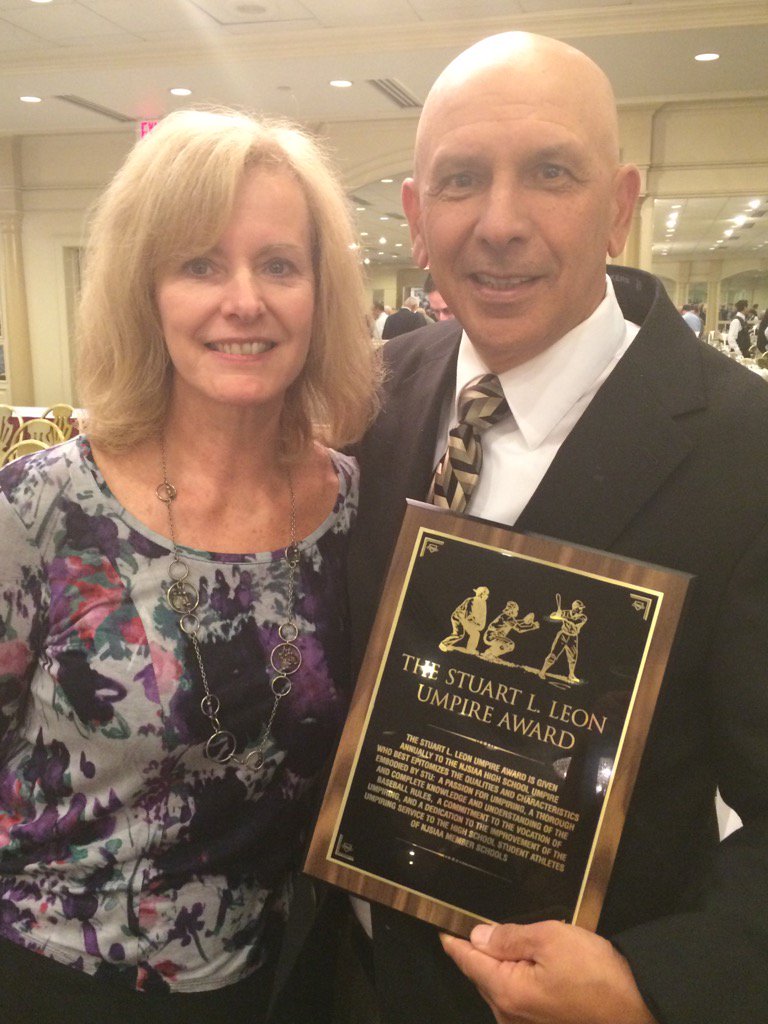 InTheZoneIO's tweet image. The winner of the inaugural Stuart L. Leon Umpire Award, John Augello and his wife, Sandi #NJICA #NJSCA