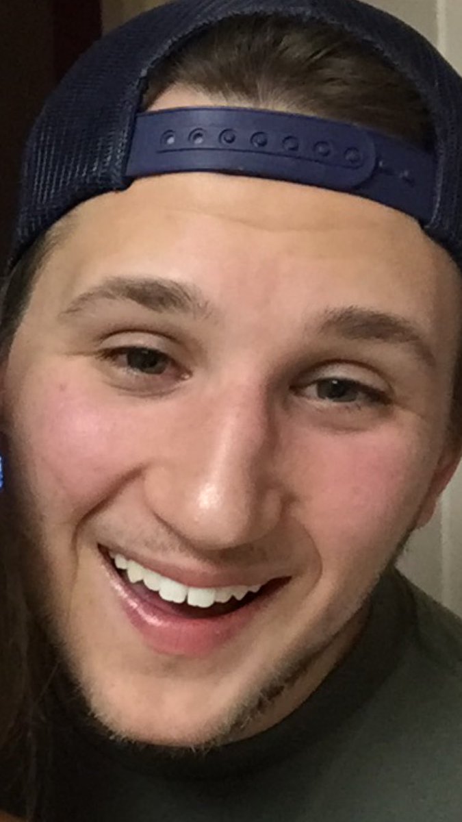 jsmitty4prez's tweet photo. When you realize your formal dinner gives you unlimited macaroni https://t.co/10OFFHjO7f