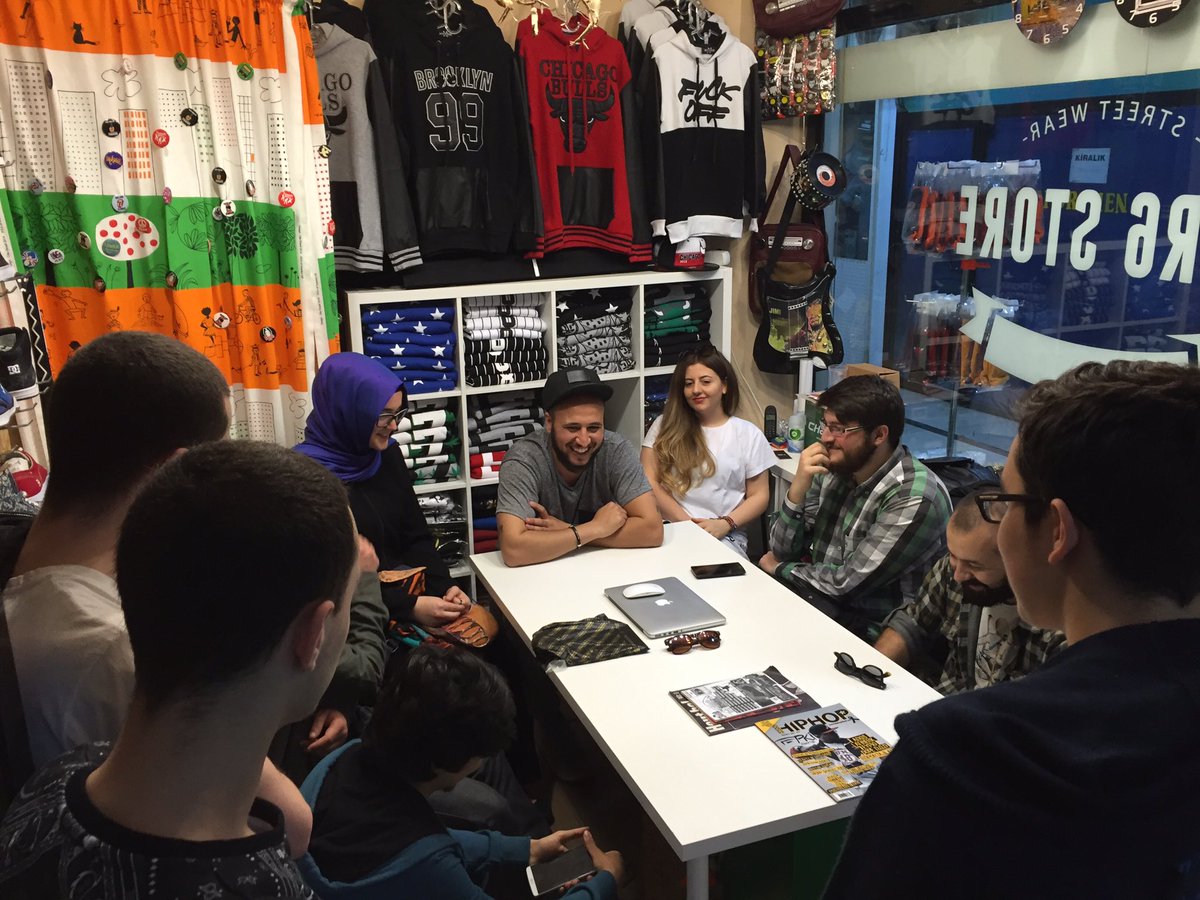 yer6store's tweet photo. Bugün güzel bir gündü. Hoş sohbeti için @DilkesKarDar teşekkür ederiz:) https://t.co/xFFLNO6fSW