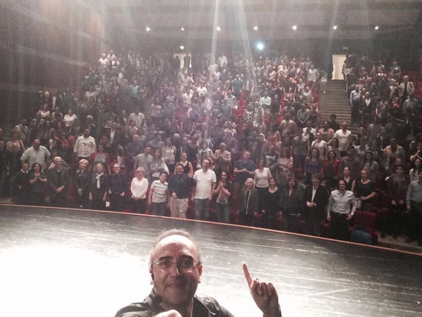 SunayAkin's tweet photo. Kozzy'de gösteri sonrası görçek.. Zaman ayıran seyircilerime teşekkür ederim.14 Nisan, Perşembe,20:30'da Trump'dayız https://t.co/NGWGnjIFOT