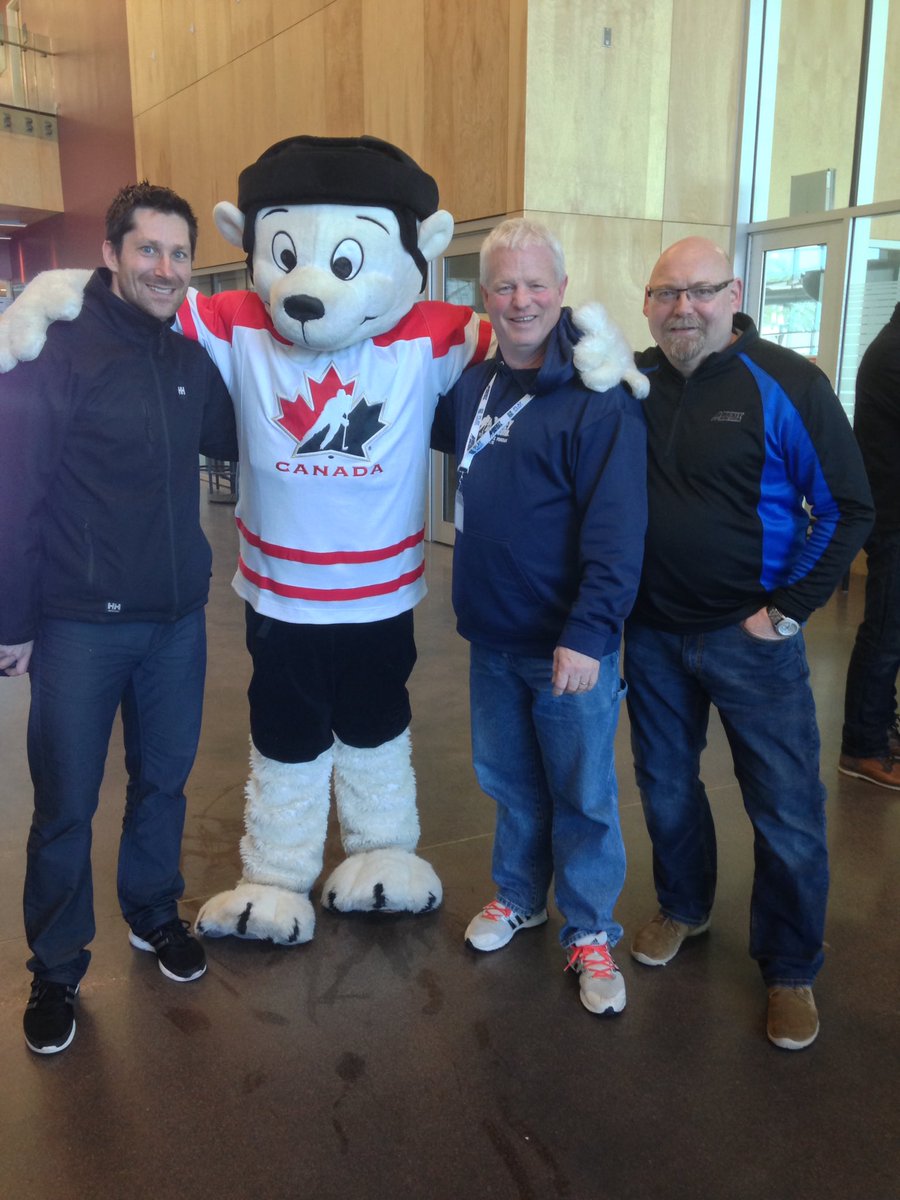 billshort7's tweet photo. Wrap up to #RBCDoC2016 with Puckster @DCossar @mikefield22 #teamwork https://t.co/LtNQIjRJ4O
