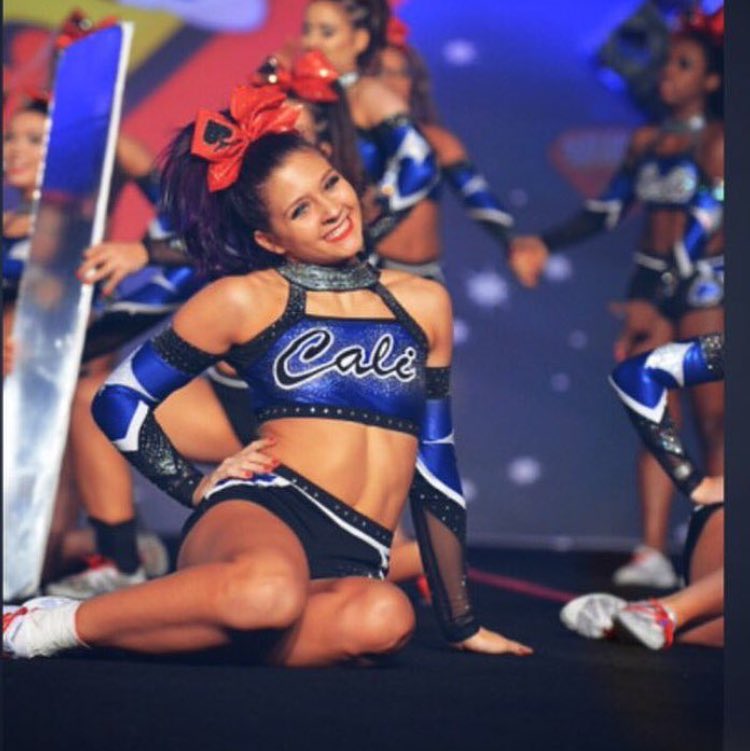 queensofcheeraf's tweet image. @queensofcheeraf probably my all time favorite Cali uniform was long as its work with the red bows.💋