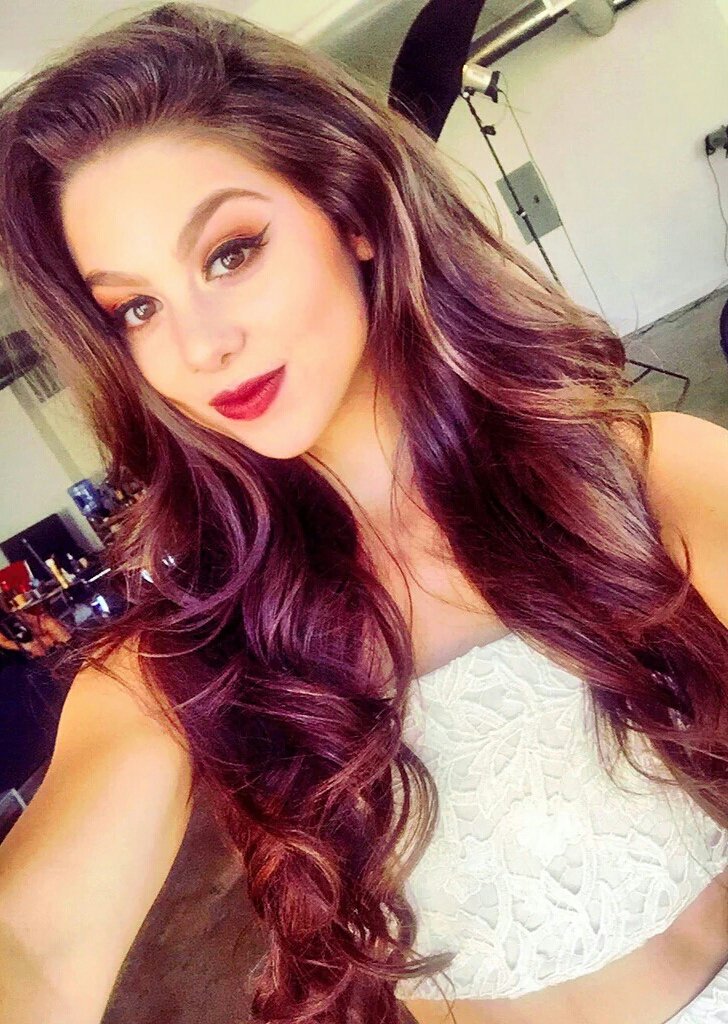 When your busy all day and you miss your husband so send him photos BC your bored and missing him. <a href="/Handsome_Chad_/">Chad Austin</a>