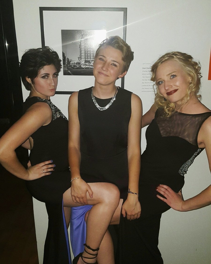 IcicleMurder's tweet photo. Photosquad never looked so fucking good at prom #photosquad #prom2k16 #surpriselavender https://t.co/8OWfKXcjIJ