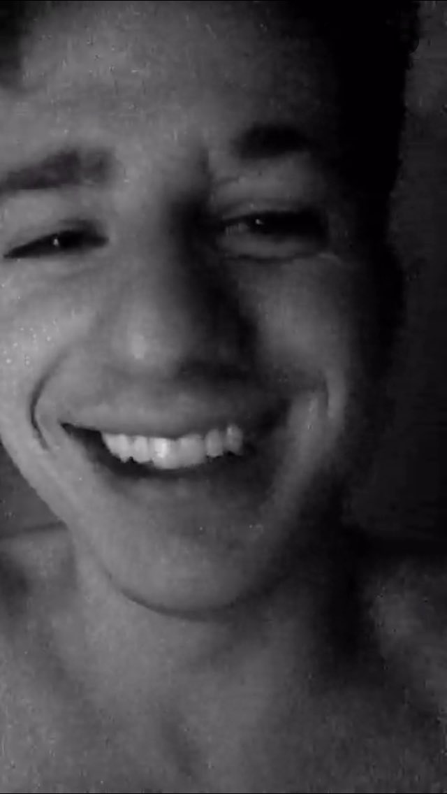 arii_ello's tweet image. You know it&apos;s a great day when @charlieputh does this. #ihaveproblems