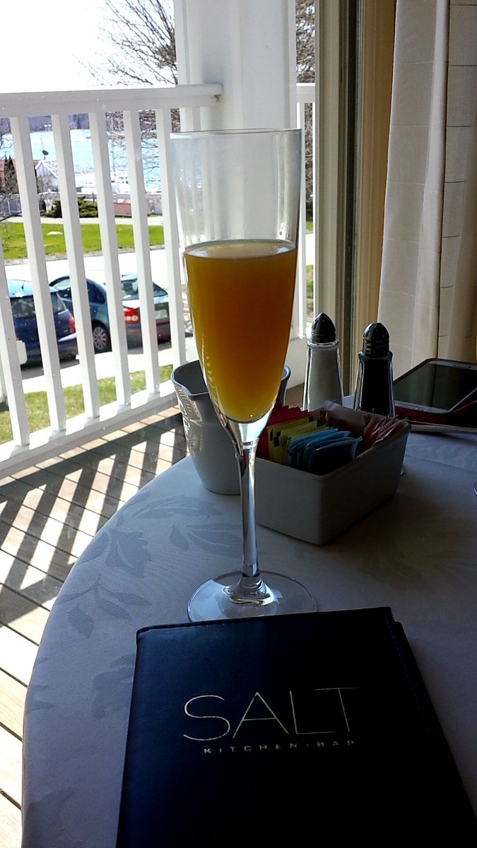 julesinheels's tweet photo. Marina views &amp; mimosas @SALT_KB https://t.co/Amyyk3i3XZ