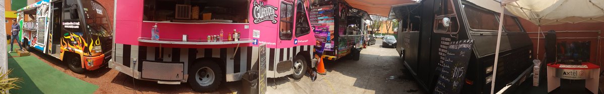Chulada de #Domingo con <a href="/ITftmx/">IT Food Truck Mx®</a> <a href="/LaCuartaFT/">La Cuarta Food Truck</a>  y <a href="/SolobinoFT/">Solobino</a>  en #LaZona <a href="/FtArboledas/">Zona FT Arboledas</a>, caiganle no sean flojos 😎