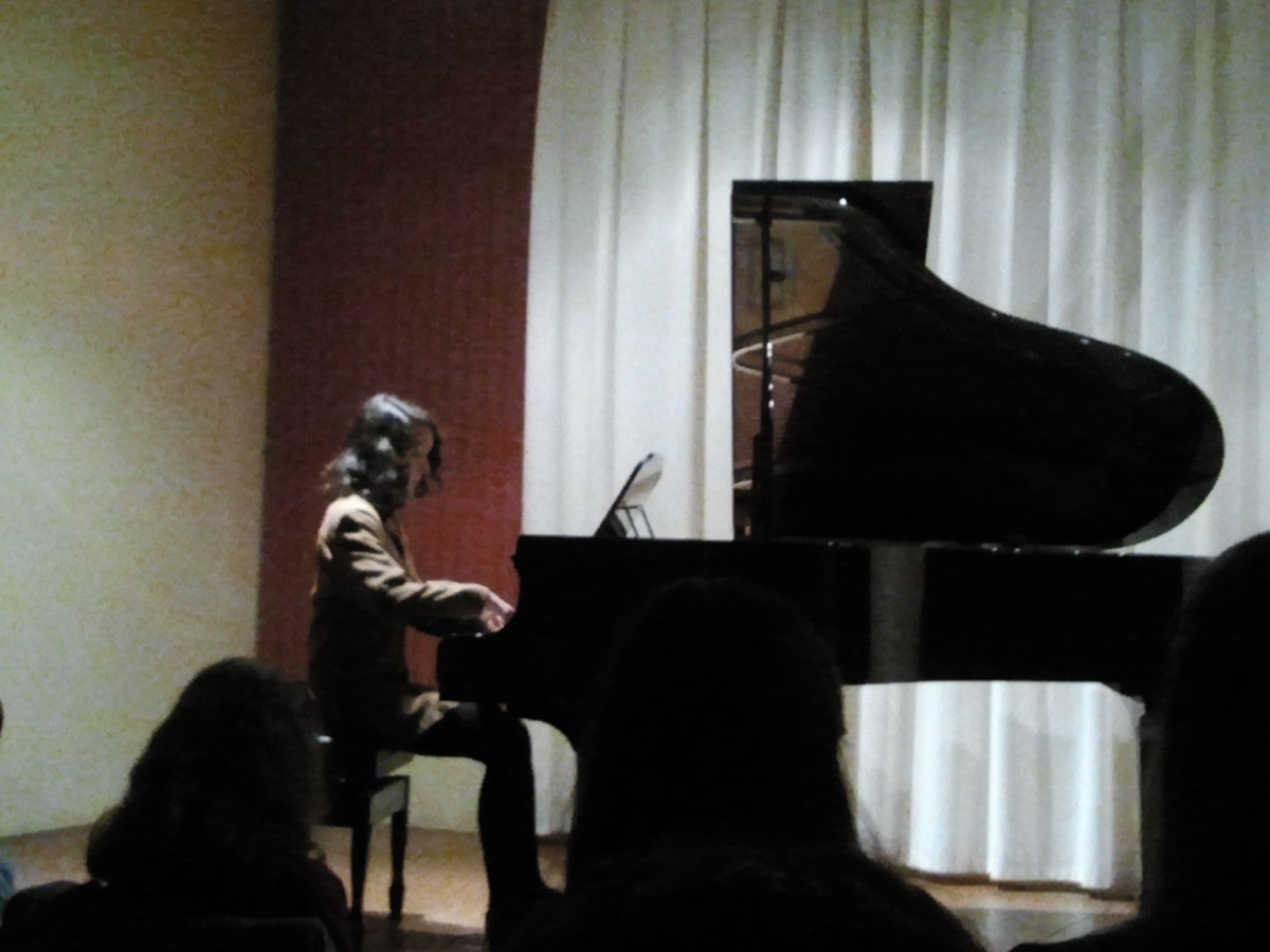 Grandisimas noticias:
El 15 de Abril contaremos con la presencia de la fantastica pianista
Pilar Miralles.