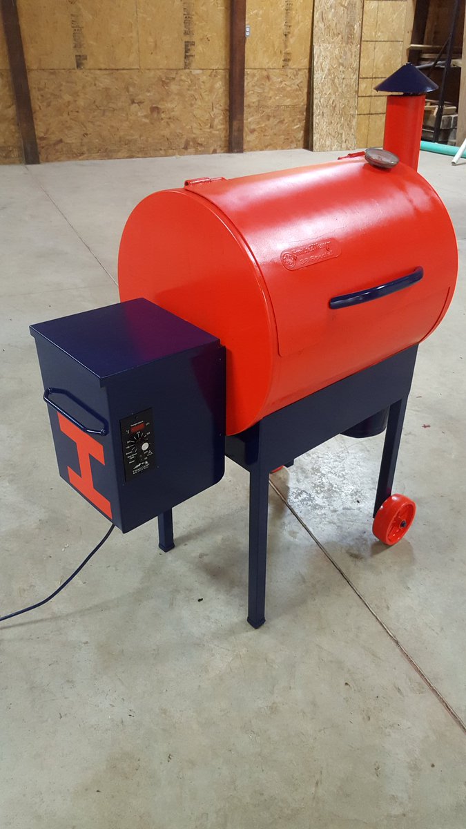anderton20's tweet photo. Traegar got a new paint job. GO ILLINI!! @TraegerGrills @scole1969 https://t.co/eAb2K6HoA7