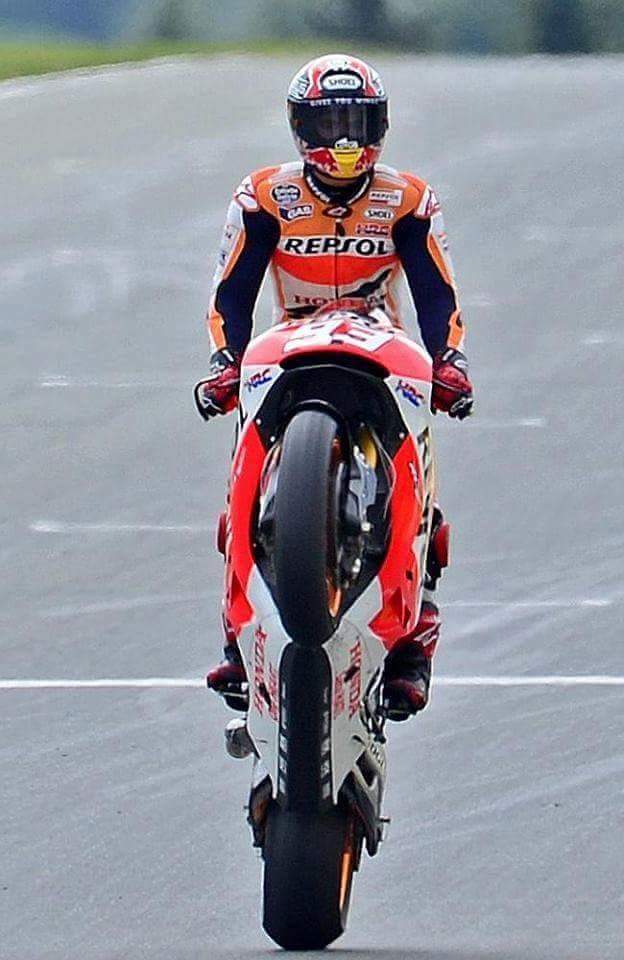 idontfwithyou_'s tweet photo. 1st <3 @marcmarquez93 #infinitelove #happiness #marcmarquez #AmericasGP #idol #king #myMarc https://t.co/86EI7IOTVC