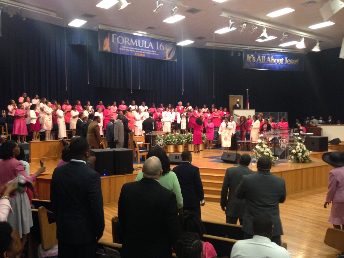 SistahCarrie's tweet image. The Upper Room's Women's Weekend Choir was in full effect! We even had gifted sisters on the keyboard #PushBackPower