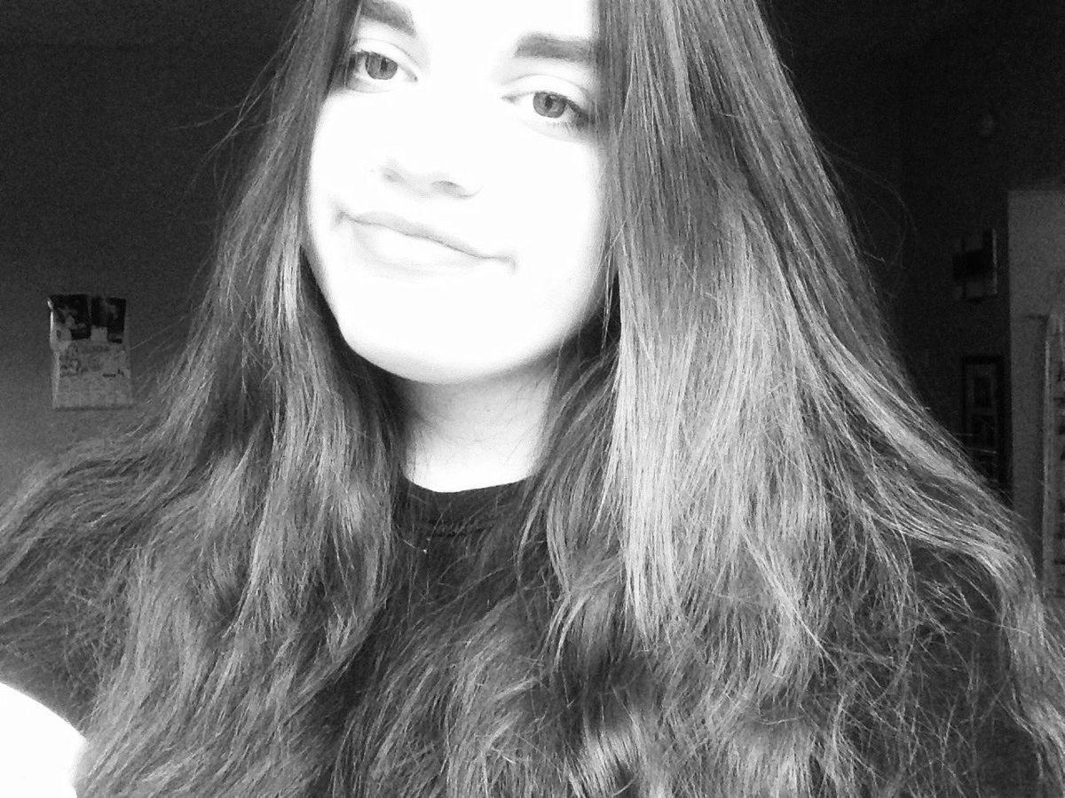 watsmonaghan's tweet photo. I love sebastian olzanski #SelfieForSebivan https://t.co/SU0UjlZFeu